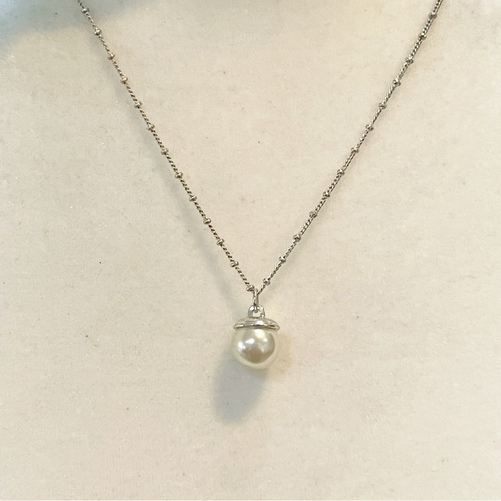 Vintage Pearl Drop Pendant on Delicate Silver Tone Chain Necklace - Picture 2 of 7